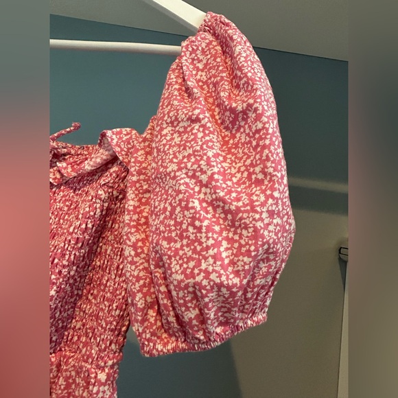 Abercrombie and Fitch dress. Pink/white floral. Size medium. Puff sleeve. Cute! - Picture 6 of 16